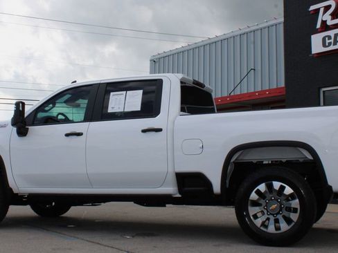 Used 2025 Chevrolet Silverado 2500 Custom w/ Z71 Off-Road Package AWD/4WD image 5