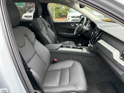 Certified 2025 Volvo XC60 B5 Plus image 17