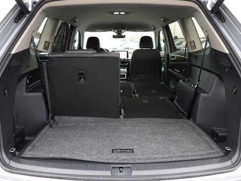 New 2026 Volkswagen Atlas SE image 8
