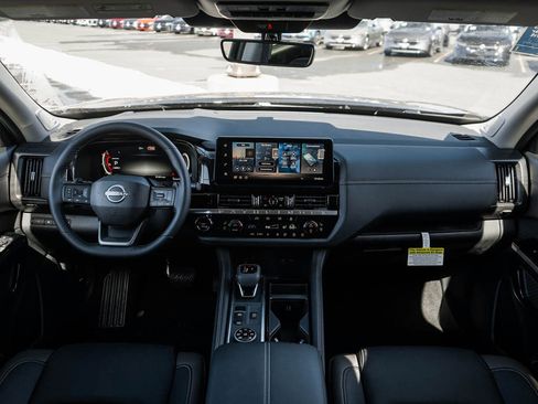 New 2026 Nissan Pathfinder Platinum AWD/4WD image 14