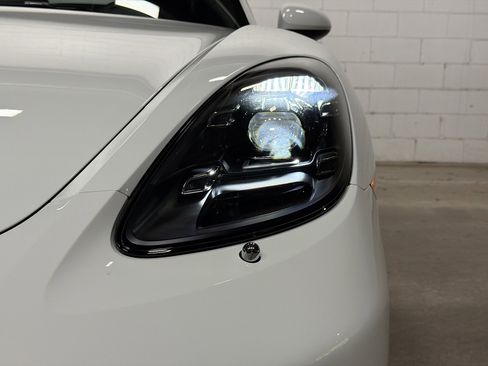 Certified 2024 Porsche 718 Boxster image 10