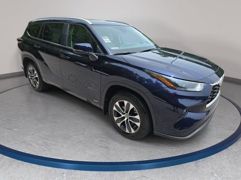 New 2026 Toyota Highlander XLE AWD/4WD image 3