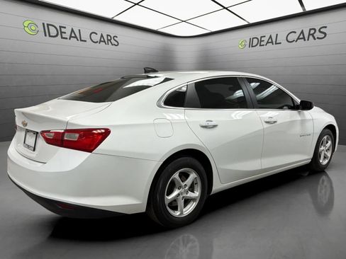 Used 2017 Chevrolet Malibu LS w/ LPO, Convenience Package 1 FWD image 5