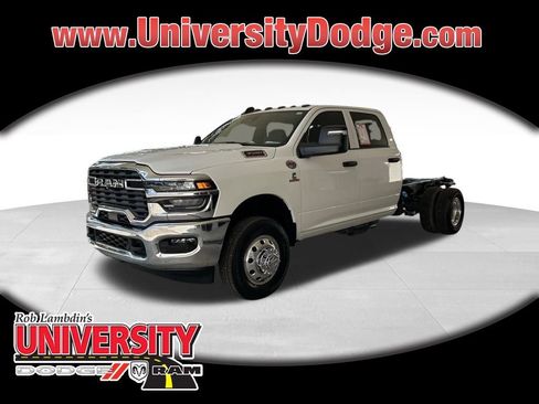 Used 2025 RAM 3500 Tradesman w/ Chrome Appearance Group image 1