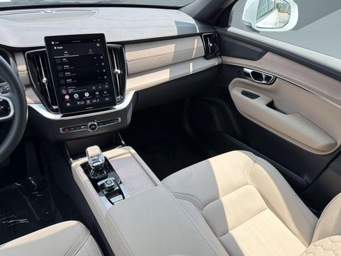 Certified 2025 Volvo XC90 B6 Plus AWD/4WD image 26