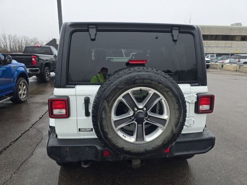 Used 2022 Jeep Wrangler Unlimited Sahara w/ Cold Weather Group image 5