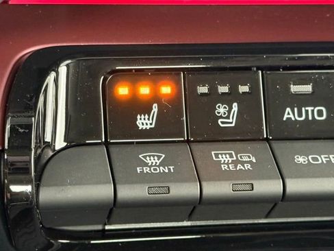 New 2025 Toyota Prius Plug-In Hybrid FWD image 19