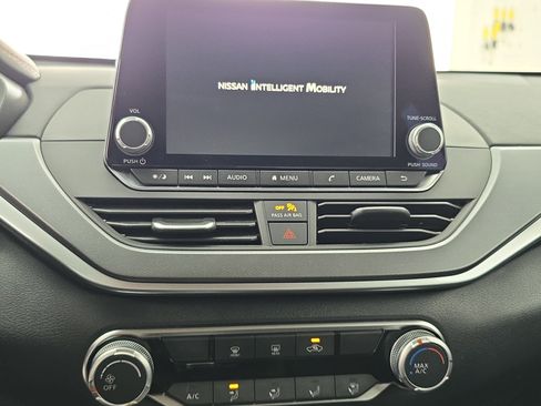 Certified 2023 Nissan Altima 2.5 SR image 19