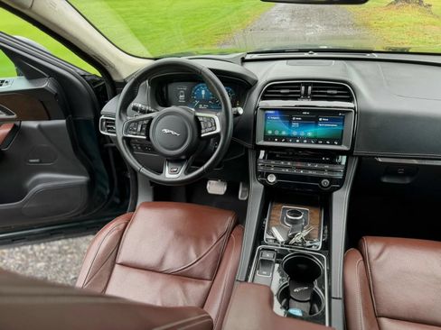 Used 2017 Jaguar F-PACE S AWD/4WD image 73