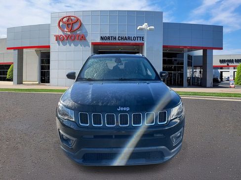 Used 2018 Jeep Compass Latitude w/ Popular Equipment Group image 3