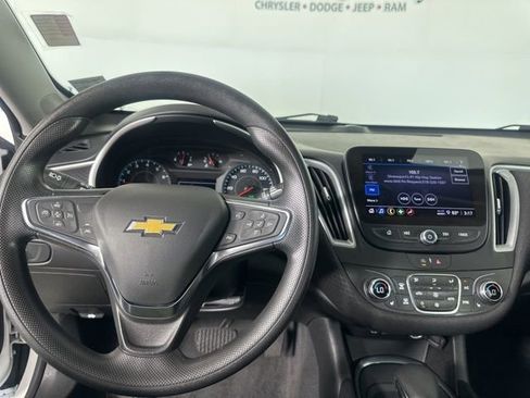 Used 2024 Chevrolet Malibu LT image 10