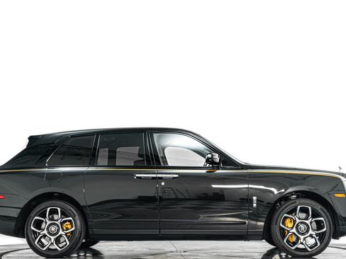 Used 2023 Rolls-Royce Cullinan Black Badge w/ Driver's Package AWD/4WD image 2