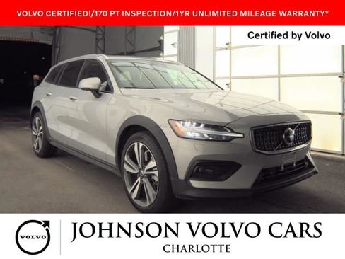 Certified 2025 Volvo V60 B5 Cross Country Plus image 1