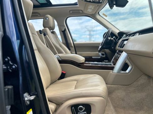 Used 2017 Land Rover Range Rover HSE image 22