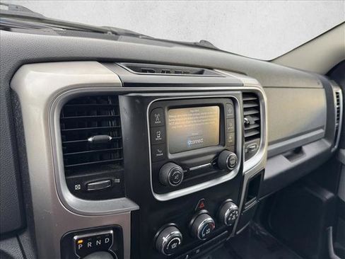 Used 2018 RAM 1500 Classic SLT image 14