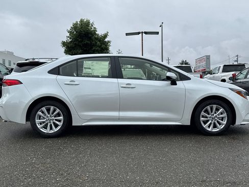 New 2026 Toyota Corolla LE FWD image 9