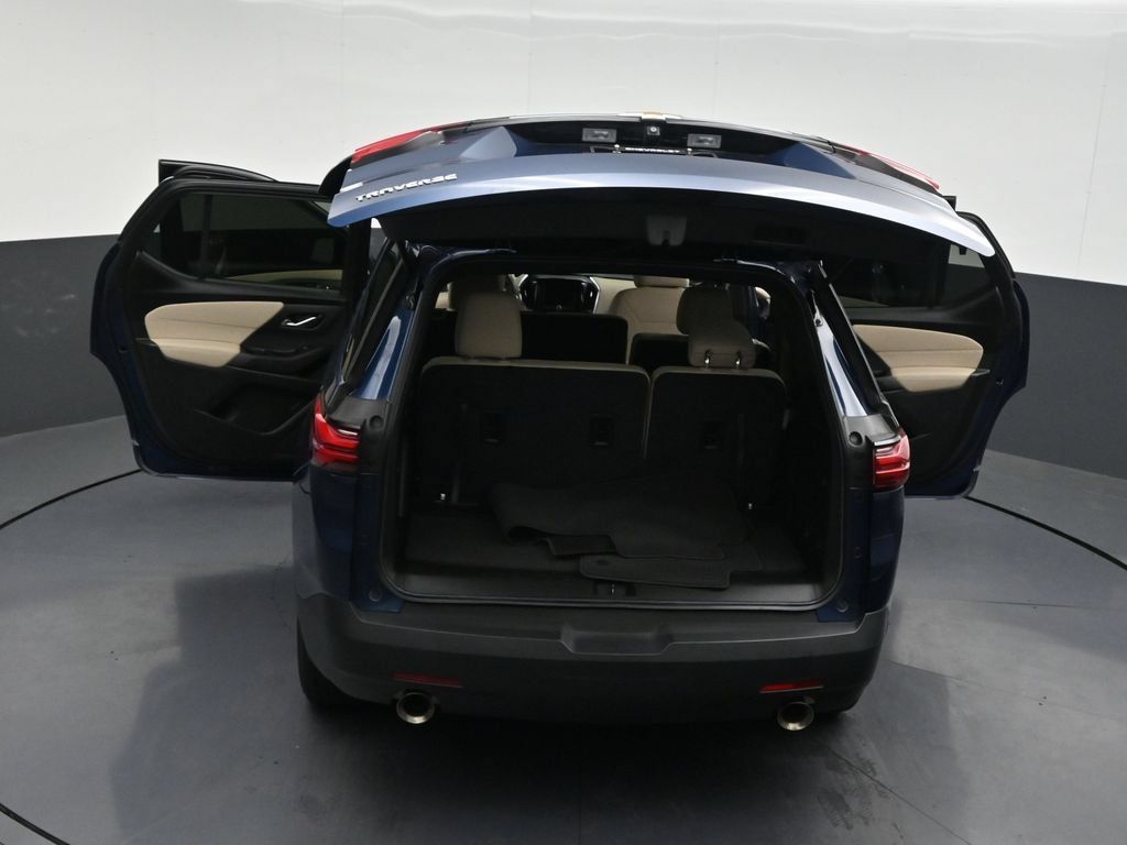 Used 2023 Chevrolet Traverse LS FWD image 36