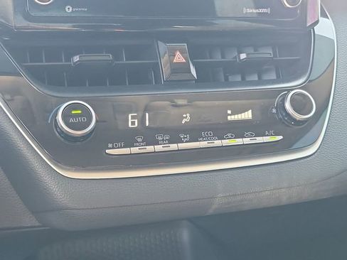 Used 2021 Toyota Corolla LE image 24