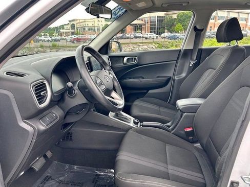 Used 2023 Hyundai Venue SEL w/ Cargo Package FWD image 7