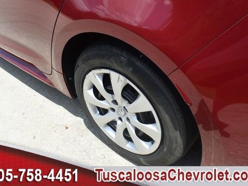 Used 2022 Toyota Corolla LE FWD image 16