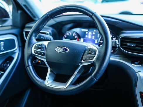 Used 2022 Ford Explorer XLT w/ Equipment Group 202A image 22