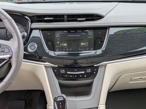 Used 2024 Cadillac XT6 Premium Luxury FWD image 19