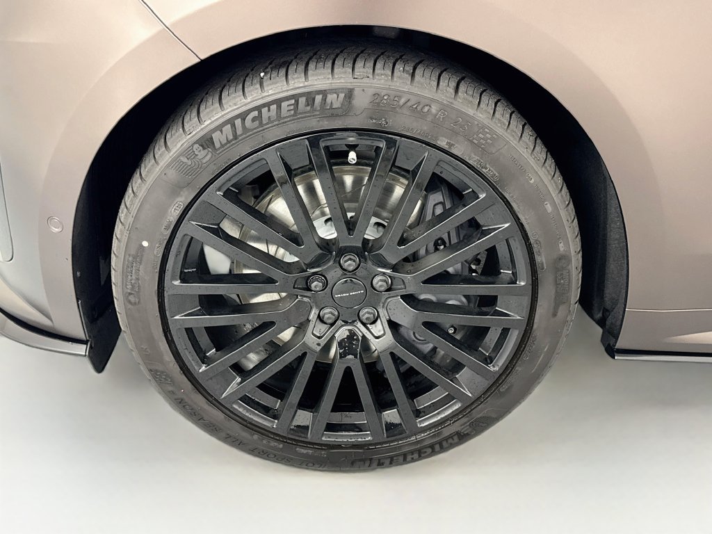 New 2027 Land Rover Range Rover Sport SV AWD/4WD image 32