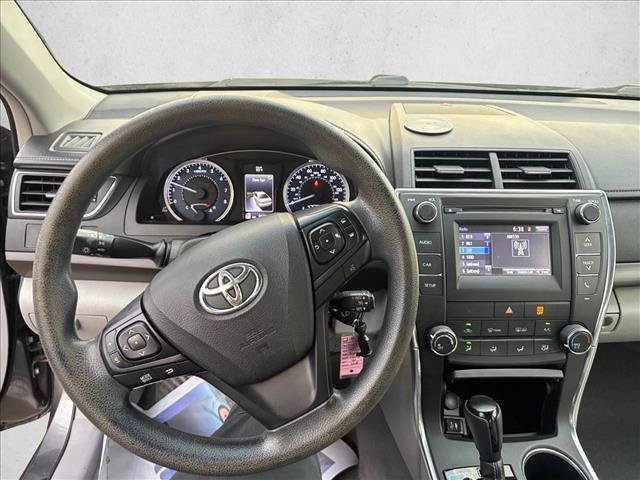 Used 2017 Toyota Camry LE FWD image 13