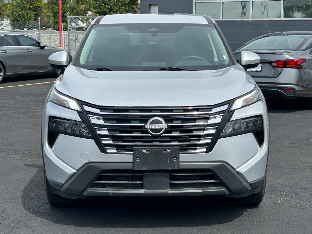 Used 2024 Nissan Rogue SV FWD image 9