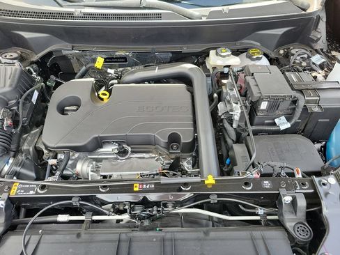 New 2024 GMC Terrain SLT w/ Infotainment Package II AWD/4WD image 16