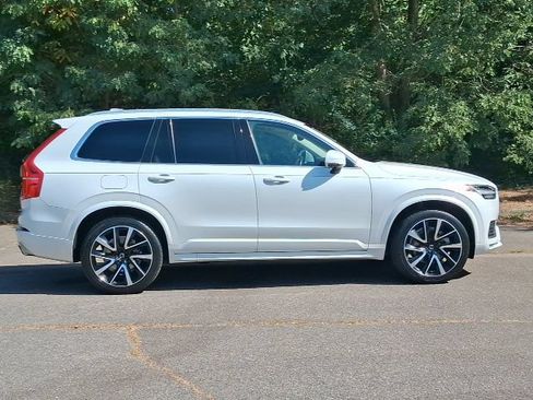 Used 2021 Volvo XC90 T6 Momentum w/ Advanced Package AWD/4WD image 6