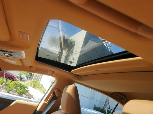 Used 2023 Lexus ES 350 w/ Premium Package image 17