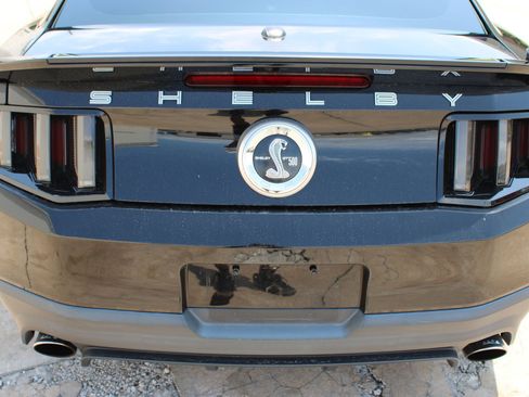 Used 2012 Ford Mustang Shelby GT500 w/ SVT Performance Pkg RWD image 7