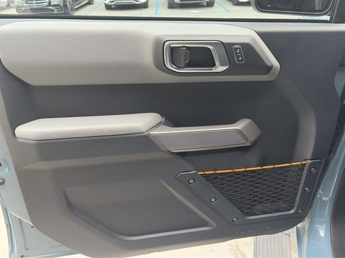 Used 2023 Ford Bronco Badlands image 14