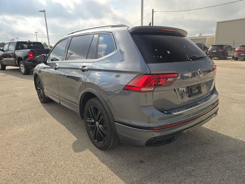 Used 2022 Volkswagen Tiguan SE R-Line FWD image 5