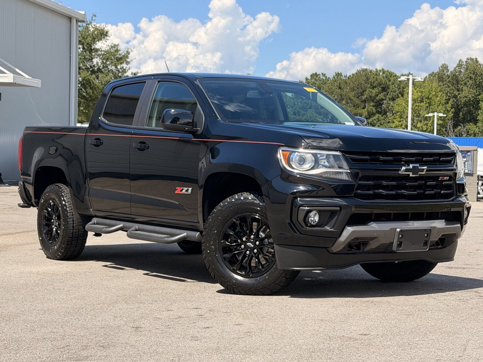 Used 2021 Chevrolet Colorado Z71 w/ Z71 Midnight Edition AWD/4WD image 2