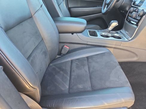 Used 2019 Jeep Grand Cherokee Altitude image 22