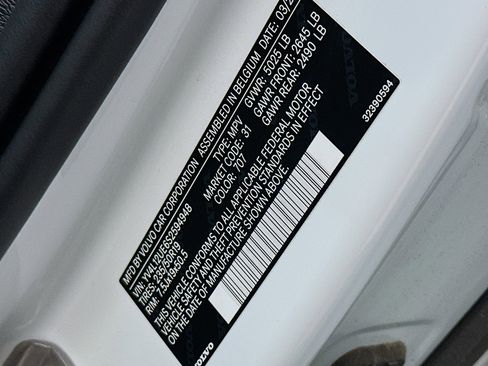 Used 2025 Volvo XC40 B5 Plus image 12