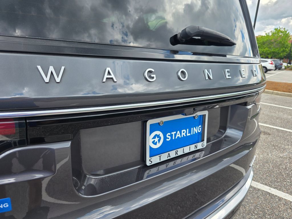 Used 2023 Jeep Wagoneer Series II RWD image 37
