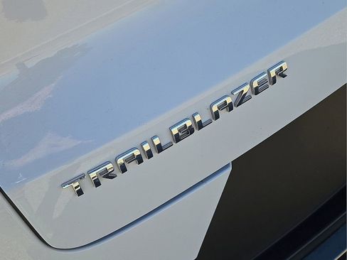 Used 2023 Chevrolet TrailBlazer ACTIV w/ Driver Confidence Package image 12