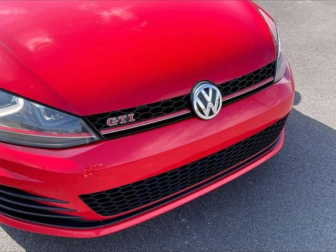Used 2017 Volkswagen GTI Sport image 33