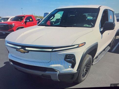 Used 2026 Chevrolet Silverado EV LT AWD/4WD image 1
