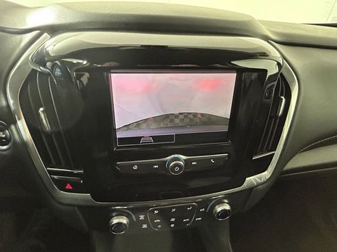 Used 2021 Chevrolet Traverse LS image 9