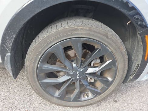 Used 2022 Kia Sorento SX image 2