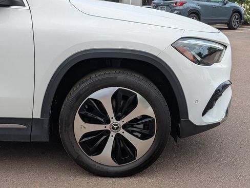 Used 2025 Mercedes-Benz GLA 250 4MATIC image 9