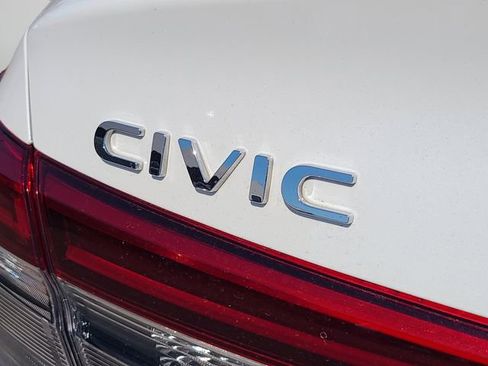 Used 2023 Honda Civic Sport image 9