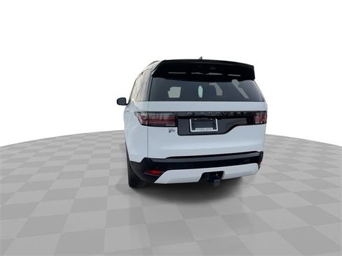 Used 2024 Land Rover Discovery Dynamic SE image 7