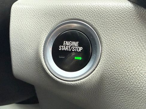 Used 2018 GMC Terrain SLE image 32