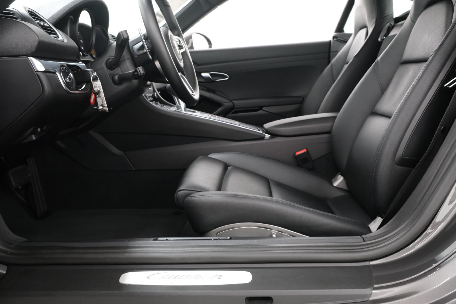 Used 2021 Porsche 718 Cayman RWD image 29