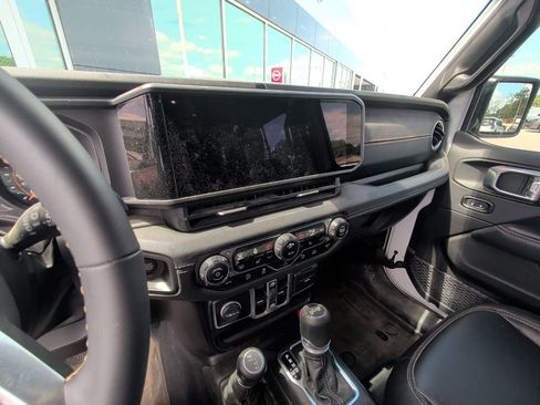 Used 2024 Jeep Wrangler Sahara w/ Safety Group image 10